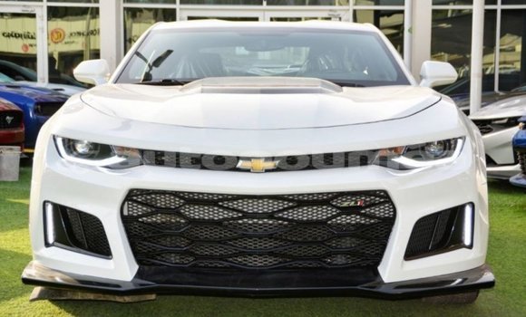Buy Import Chevrolet Camaro White Car in Import - Dubai in Iles