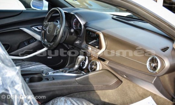 Acheter Import Voiture Chevrolet Camaro Blanc à Import - Dubai, Iles Acheter Import Voiture Chevrolet Camaro Blanc à Import - Dubai, Iles