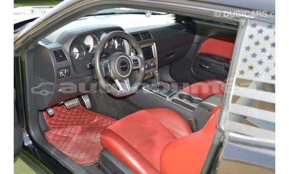 Acheter Import Voiture Dodge Challenger Noir à Import - Dubai, Iles Acheter Import Voiture Dodge Challenger Noir à Import - Dubai, Iles