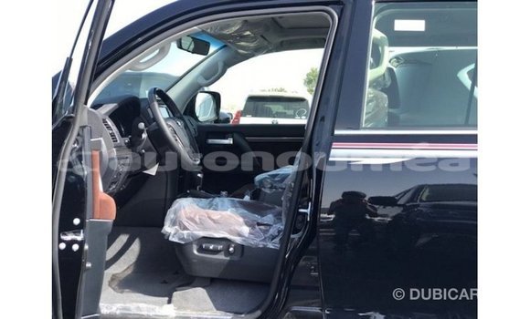 Acheter Import Voiture Toyota Land Cruiser Noir à Import - Dubai, Iles Acheter Import Voiture Toyota Land Cruiser Noir à Import - Dubai, Iles