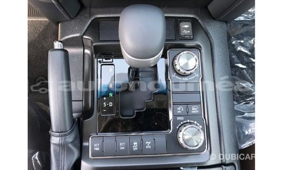 Acheter Import Voiture Toyota Land Cruiser Noir à Import - Dubai, Iles Acheter Import Voiture Toyota Land Cruiser Noir à Import - Dubai, Iles