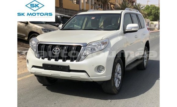 Acheter Import Voiture Toyota Prado Blanc à Import - Dubai, Iles Acheter Import Voiture Toyota Prado Blanc à Import - Dubai, Iles