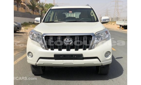 Acheter Import Voiture Toyota Prado Blanc à Import - Dubai, Iles Acheter Import Voiture Toyota Prado Blanc à Import - Dubai, Iles