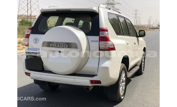 Acheter Import Voiture Toyota Prado Blanc à Import - Dubai, Iles Acheter Import Voiture Toyota Prado Blanc à Import - Dubai, Iles