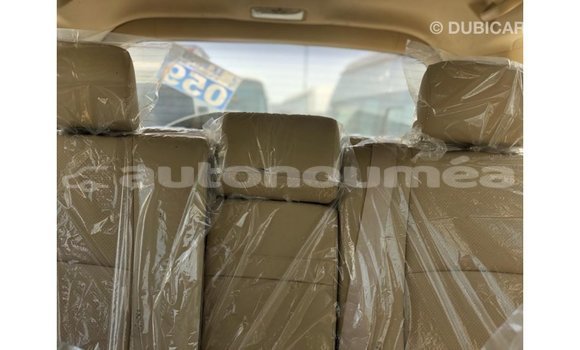 Acheter Import Voiture Toyota Prado Blanc à Import - Dubai, Iles Acheter Import Voiture Toyota Prado Blanc à Import - Dubai, Iles