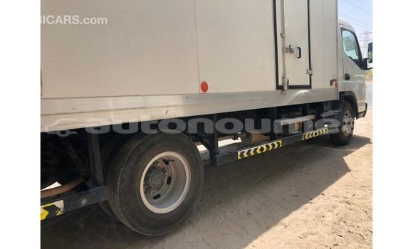 Acheter Import Voiture Mitsubishi i Blanc à Import - Dubai, Iles Acheter Import Voiture Mitsubishi i Blanc à Import - Dubai, Iles