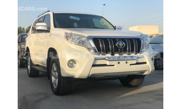 Acheter Import Voiture Toyota Prado Blanc à Import - Dubai, Iles Acheter Import Voiture Toyota Prado Blanc à Import - Dubai, Iles