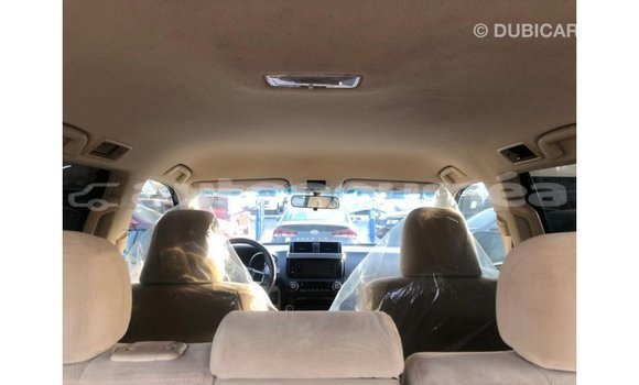 Acheter Import Voiture Toyota Prado Blanc à Import - Dubai, Iles Acheter Import Voiture Toyota Prado Blanc à Import - Dubai, Iles