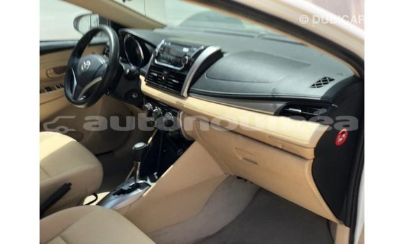 Acheter Import Voiture Toyota Yaris Blanc à Import - Dubai, Iles Acheter Import Voiture Toyota Yaris Blanc à Import - Dubai, Iles