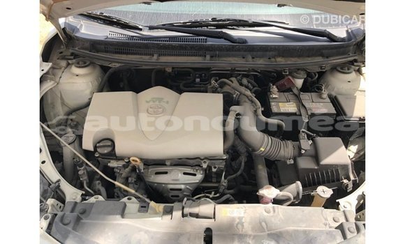 Acheter Import Voiture Toyota Yaris Blanc à Import - Dubai, Iles Acheter Import Voiture Toyota Yaris Blanc à Import - Dubai, Iles