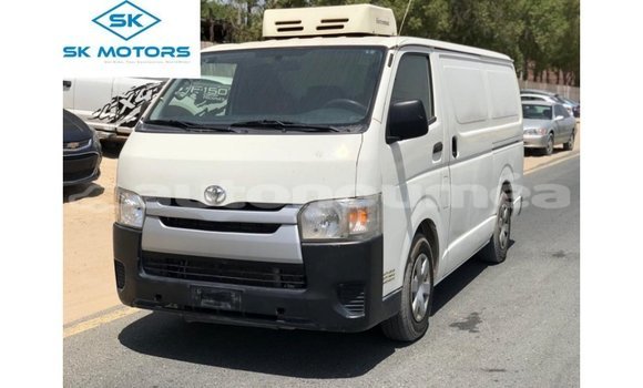 Buy Import Toyota Hiace White Car in Import - Dubai in Iles Buy Import Toyota Hiace White Car in Import - Dubai in Iles