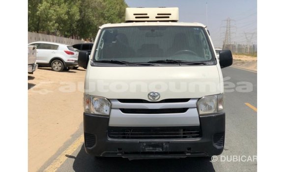 Acheter Import Voiture Toyota Hiace Blanc à Import - Dubai, Iles Acheter Import Voiture Toyota Hiace Blanc à Import - Dubai, Iles