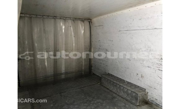 Acheter Import Voiture Toyota Hiace Blanc à Import - Dubai, Iles Acheter Import Voiture Toyota Hiace Blanc à Import - Dubai, Iles