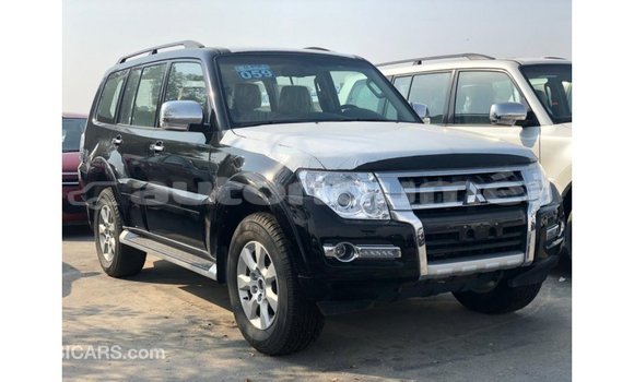 Acheter Import Voiture Mitsubishi Pajero Noir à Import - Dubai, Iles Acheter Import Voiture Mitsubishi Pajero Noir à Import - Dubai, Iles