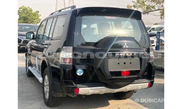 Acheter Import Voiture Mitsubishi Pajero Noir à Import - Dubai, Iles Acheter Import Voiture Mitsubishi Pajero Noir à Import - Dubai, Iles