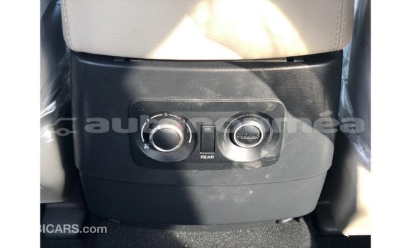 Acheter Import Voiture Mitsubishi Pajero Noir à Import - Dubai, Iles Acheter Import Voiture Mitsubishi Pajero Noir à Import - Dubai, Iles