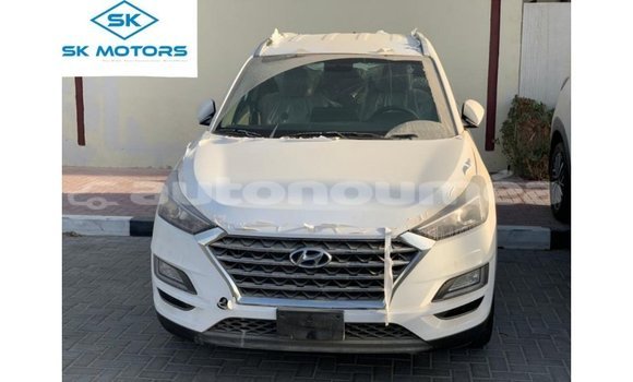Acheter Import Voiture Hyundai Tucson Blanc à Import - Dubai, Iles Acheter Import Voiture Hyundai Tucson Blanc à Import - Dubai, Iles