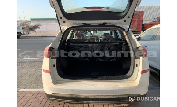 Acheter Import Voiture Hyundai Tucson Blanc à Import - Dubai, Iles Acheter Import Voiture Hyundai Tucson Blanc à Import - Dubai, Iles