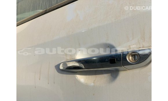 Acheter Import Voiture Hyundai Tucson Blanc à Import - Dubai, Iles Acheter Import Voiture Hyundai Tucson Blanc à Import - Dubai, Iles