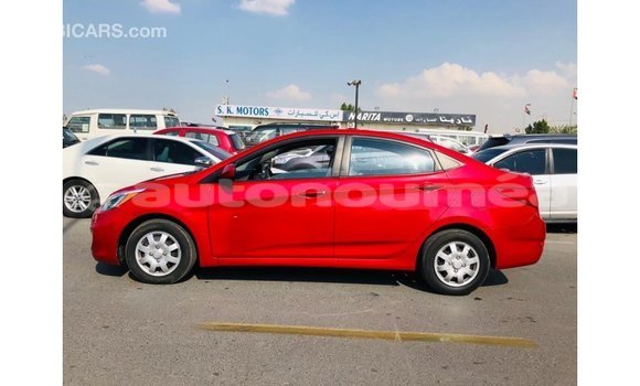 Acheter Import Voiture Hyundai Accent Rouge à Import - Dubai, Iles Acheter Import Voiture Hyundai Accent Rouge à Import - Dubai, Iles