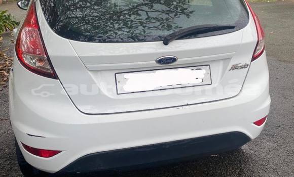 Acheter Occasion Voiture Ford Fiesta Blanc à Noumea, Sud Acheter Occasion Voiture Ford Fiesta Blanc à Noumea, Sud