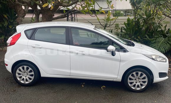 Acheter Occasion Voiture Ford Fiesta Blanc à Noumea, Sud Acheter Occasion Voiture Ford Fiesta Blanc à Noumea, Sud