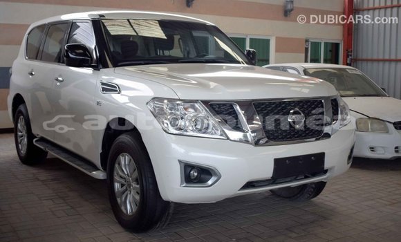 Buy Import Nissan Patrol White Car in Import - Dubai in Iles Buy Import Nissan Patrol White Car in Import - Dubai in Iles