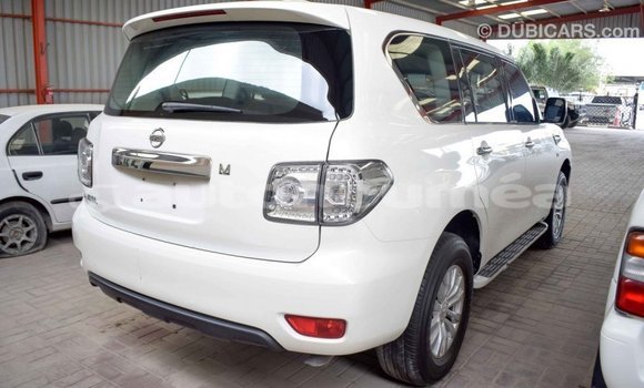 Buy Import Nissan Patrol White Car in Import - Dubai in Iles Buy Import Nissan Patrol White Car in Import - Dubai in Iles