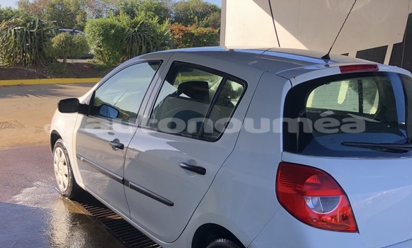 Acheter Occasion Voiture Renault Clio Blanc à Noumea, Sud Acheter Occasion Voiture Renault Clio Blanc à Noumea, Sud