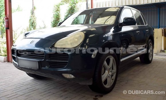 Buy Import Porsche Cayenne Green Car in Import - Dubai in Iles Buy Import Porsche Cayenne Green Car in Import - Dubai in Iles