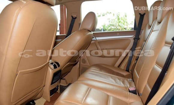 Buy Import Porsche Cayenne Green Car in Import - Dubai in Iles Buy Import Porsche Cayenne Green Car in Import - Dubai in Iles