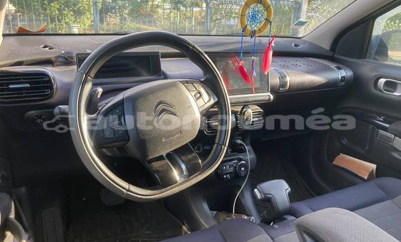 Acheter Occasion Voiture Citroen C4 Cactus Bleu à Noumea, Sud Acheter Occasion Voiture Citroen C4 Cactus Bleu à Noumea, Sud