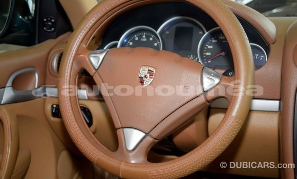 Buy Import Porsche Cayenne Green Car in Import - Dubai in Iles Buy Import Porsche Cayenne Green Car in Import - Dubai in Iles