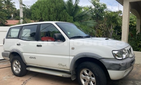 Buy Used Nissan Terrano White Car in Noumea in Sud Buy Used Nissan Terrano White Car in Noumea in Sud