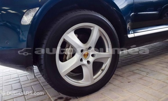 Buy Import Porsche Cayenne Green Car in Import - Dubai in Iles