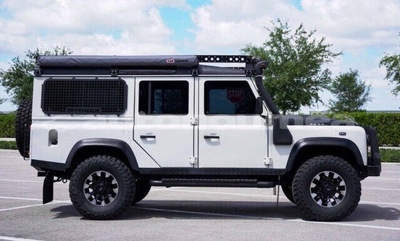 Acheter Occasion Voiture Land Rover Defender Vert à Noumea, Sud Acheter Occasion Voiture Land Rover Defender Vert à Noumea, Sud