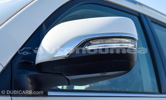 Buy Import Toyota Land Cruiser White Car in Import - Dubai in Iles Buy Import Toyota Land Cruiser White Car in Import - Dubai in Iles