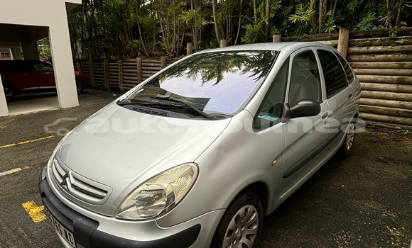 Acheter Occasion Voiture Citroen Xsara Picasso Gris à Noumea, Sud Acheter Occasion Voiture Citroen Xsara Picasso Gris à Noumea, Sud