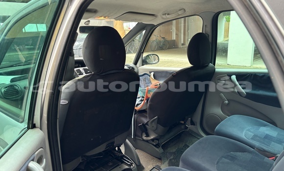 Acheter Occasion Voiture Citroen Xsara Picasso Gris à Noumea, Sud Acheter Occasion Voiture Citroen Xsara Picasso Gris à Noumea, Sud