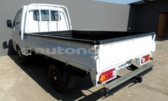 Acheter Occasion Voiture Hyundai H200 Blanc à Noumea, Sud Acheter Occasion Voiture Hyundai H200 Blanc à Noumea, Sud