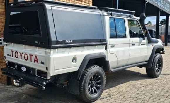 Acheter Occasion Voiture Toyota Land Cruiser Blanc à Noumea, Sud Acheter Occasion Voiture Toyota Land Cruiser Blanc à Noumea, Sud