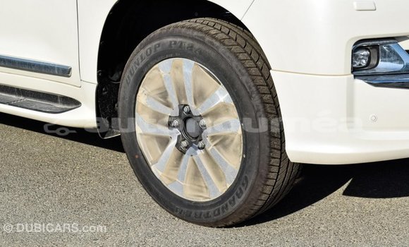 Buy Import Toyota Land Cruiser White Car in Import - Dubai in Iles Buy Import Toyota Land Cruiser White Car in Import - Dubai in Iles