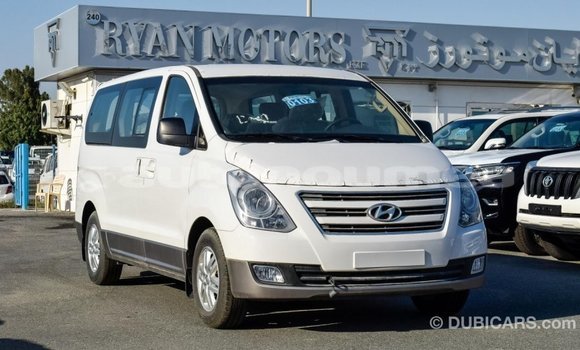 Buy Import Hyundai Accent White Car in Import - Dubai in Iles Buy Import Hyundai Accent White Car in Import - Dubai in Iles
