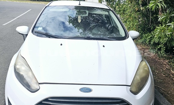 Acheter Occasion Voiture Ford Fiesta Blanc à Noumea, Sud Acheter Occasion Voiture Ford Fiesta Blanc à Noumea, Sud