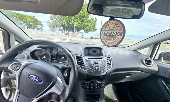 Acheter Occasion Voiture Ford Fiesta Blanc à Noumea, Sud Acheter Occasion Voiture Ford Fiesta Blanc à Noumea, Sud