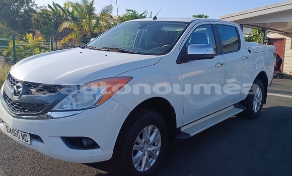 Buy Used Mazda BT50 White Car in Koumac in Nord