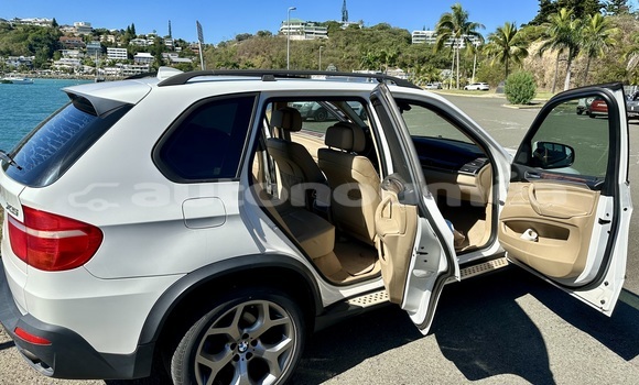 Buy Used BMW X5 White Car in Noumea in Sud Buy Used BMW X5 White Car in Noumea in Sud