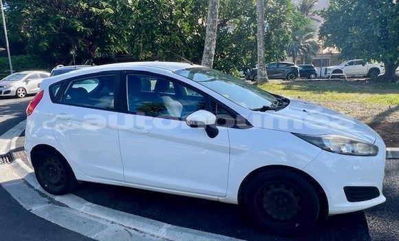 Acheter Occasion Voiture Ford Fiesta Blanc à Noumea, Sud Acheter Occasion Voiture Ford Fiesta Blanc à Noumea, Sud