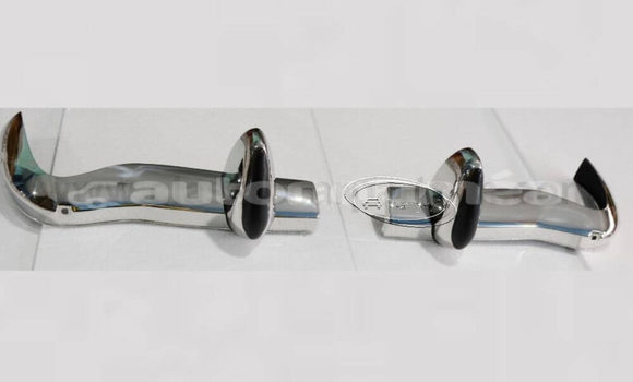 Acheter MGB GT 1970 Split à Kaala Gomen, Nord Acheter MGB GT 1970 Split à Kaala Gomen, Nord