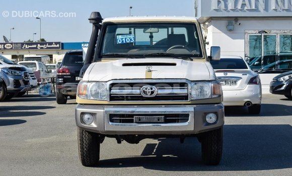 Buy Import Toyota Land Cruiser Beige Car in Import - Dubai in Iles Buy Import Toyota Land Cruiser Beige Car in Import - Dubai in Iles